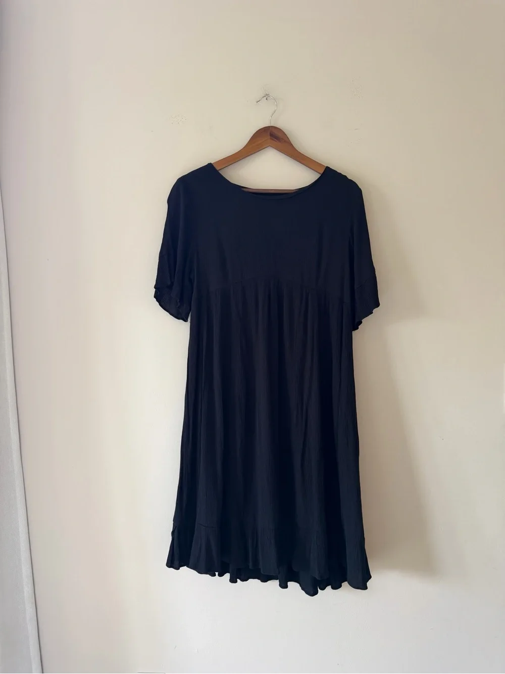 Isabel Maternity by Ingrid & Isabel Black Short-Sleeve Swing Tunic Midi Dress